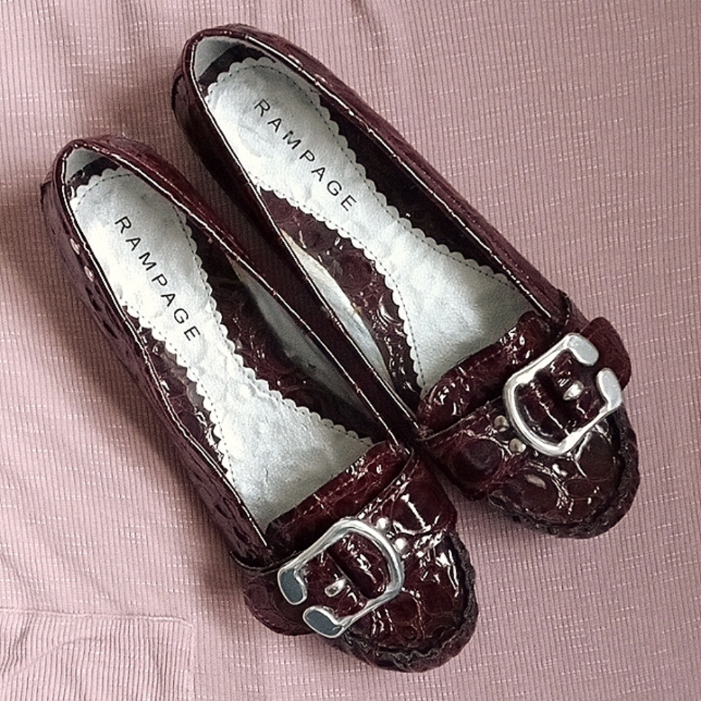 NWOT Rampage Alligator Print Silver Buckle Flats Sz 9M